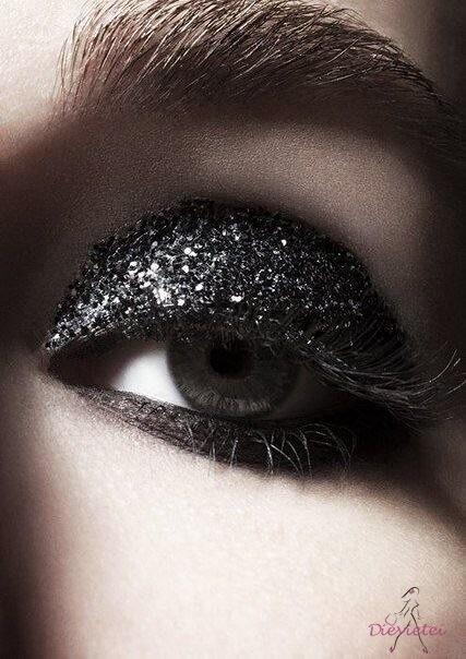 dievietelv's tweet image. dievietei.lv/show/229/melna… #mode #fasion #bleck