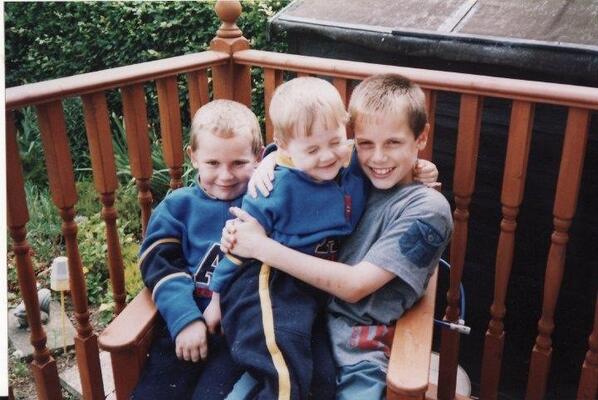 kerriW960's tweet photo. #tbt baby brothers http://t.co/zgpjY4onzS