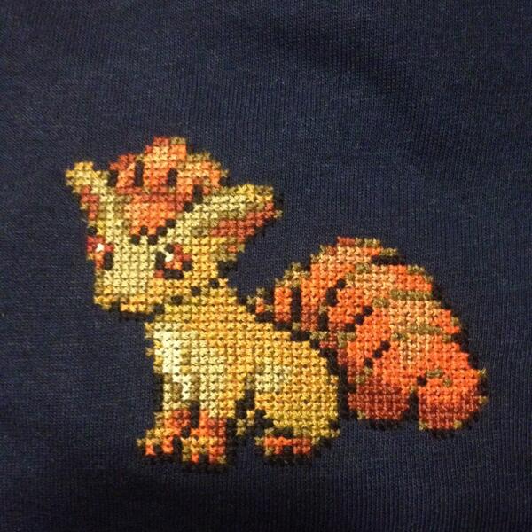 SpriteShirts's tweet image. IT'S VULPIX! At the time of its birth, Vulpix has one white tail. The tail separates into six. etsy.com/shop/spriteshi…