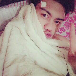 RamdhaniAlQodry's tweet photo. Sakit-sakit tetap narsis http://t.co/eOHi35Meyx