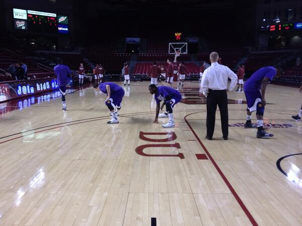 WIUAthletics's tweet photo. #WIUMBB at Denver tonight at 8 pm CT. http://t.co/8aX8wQL9dA