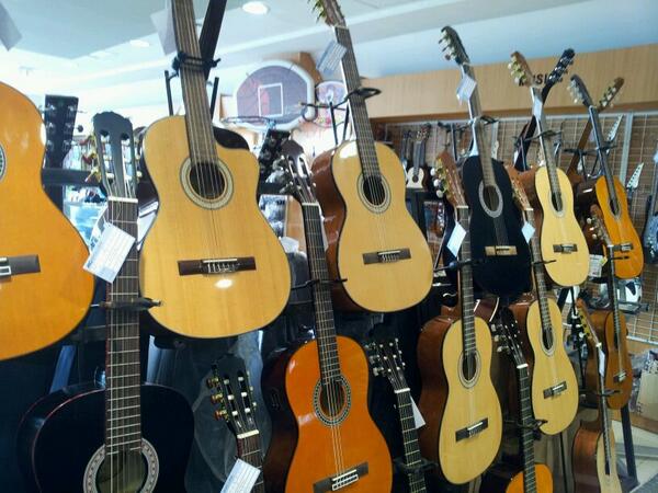 Download 8300 Gambar Gitar Espanola Paling Baru Gratis HD