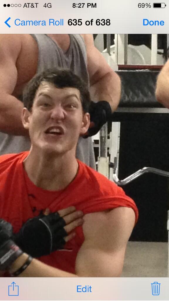 SwoleKingPhill's tweet image. Work out with me? This is what happens Bc of the pain. #LearnTheHardWay #YoungPaddywan #BabySwole