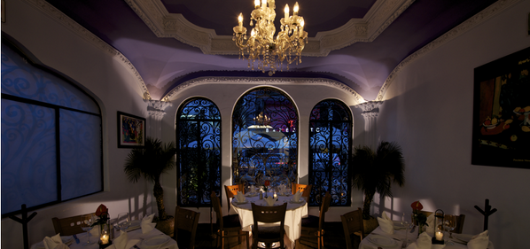 r_matisse's tweet photo. Matisse Polanco de noche, las mesas listas para ti. http://t.co/a5V7OJ4wM1