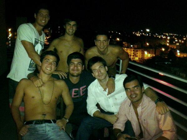 Negrolutz's tweet photo. Cumpleaños del capitán de @MisionesFC , salud @maualvez ! http://t.co/HzEGkkFRSg