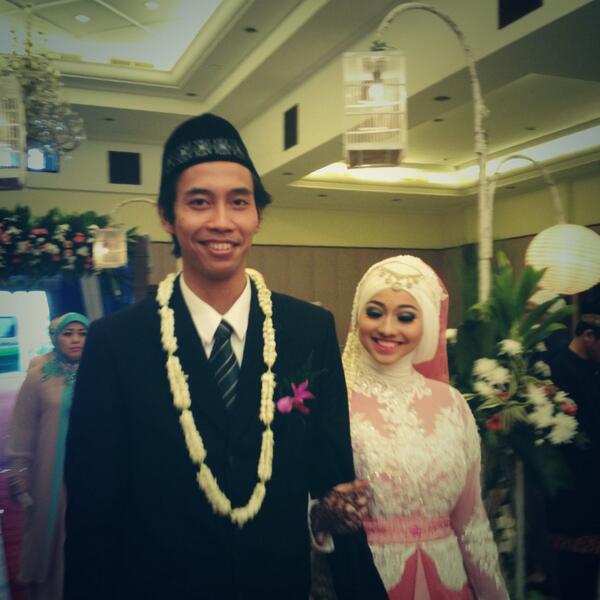 Selamat menikah bassist kita <a href="/saddamwardany/">saddam wardany</a> .Semoga langgeng sampai tua! <a href="/mrScrewdriver/">Себастьян</a> <a href="/rifkigepeng/">rifki gepeng</a>