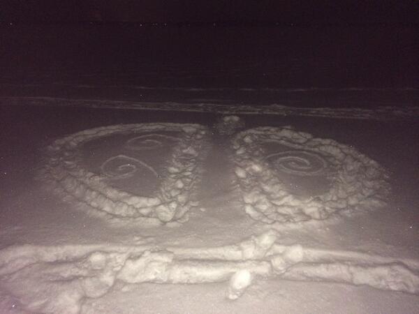 F2BIndy's tweet image. Bonding time on the lake! @FreeToBreatheMA @freetobreathe #lcsm #frozenart