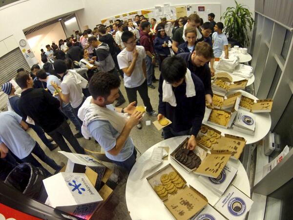 createatcooper's tweet image. #hackCooper midnight snack: cookies from @insomniacookies!