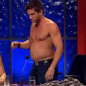 Ms_Fashionistaa's tweet image. @_DanEwing bahahahaha is #FatDan coming out to play just like #Telethon2012 😜😂