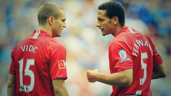 MichaelDiPaola's tweet image. The moment Vidic decided enough was enough. "Yo bruv, what you need is a #15cap - it's fo' real, innit" #mufc