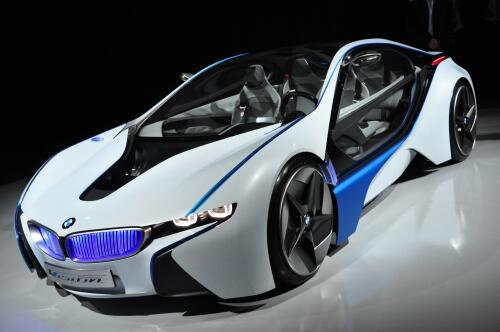 最高級な車 Bmw Vision Efficientdynamics 近未来コンセプトカーです ハイブリッドであり356馬力 0 100km H加速は4 8秒というスポーツカーでありながら燃費は26km L さらに４人乗り 驚異的な車 Http T Co 0fo9mccelu