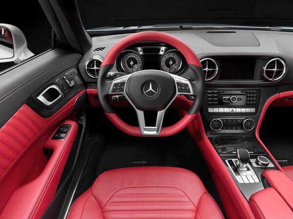 MercedesBenzKSA's tweet photo. مارايك في الوان داخلية #مرسيدس_بنز الفئة اس ال ؟
? What do you think of #Mercedes_benz #SL_class interior colors http://t.co/phr05CDHDu