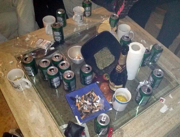 ChipiSanta's tweet image. y asii acabaa la noche del cumplee de @AllueDavid qe disfrutees muchoo tus 16 loco ;)
 bueena nocheciitaa =)