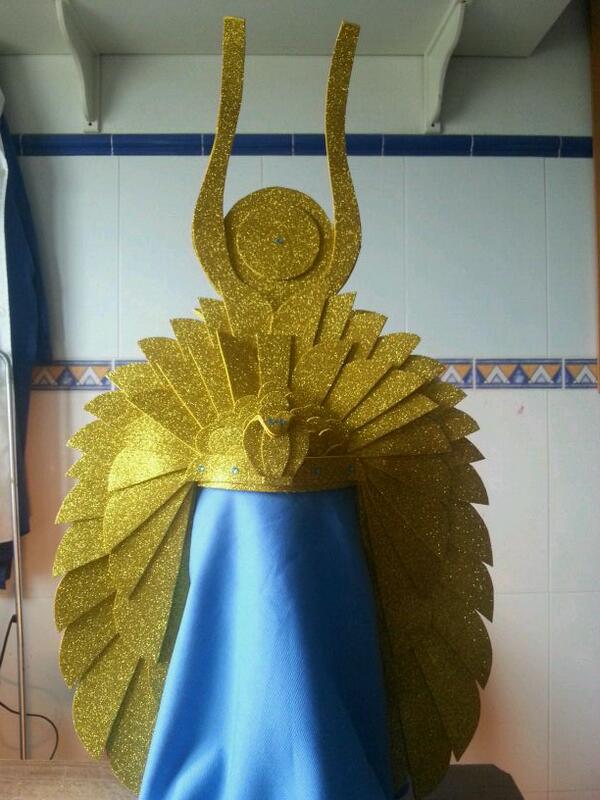 mariarurin's tweet photo. “@rubenjaviermoda: Nuestra ultima obra!!! Esta vez una mascara de Cleopatra para carnaval http://t.co/TeM7WUVNmj”preciosa!!!!!