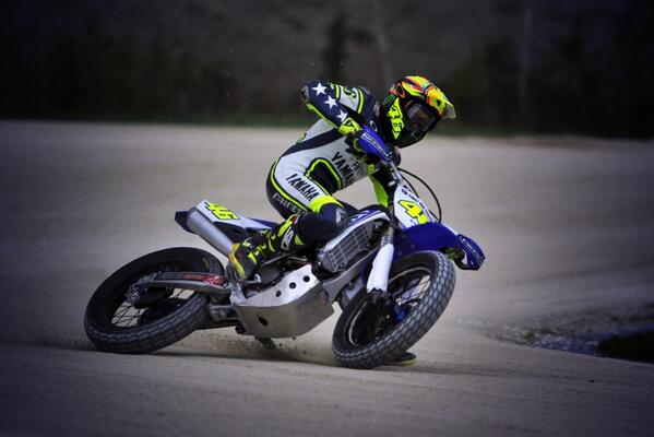 ValeYellow46's tweet photo. Primo test YZ450F 
Sabato MotoRanch
Scatto di @camilss http://t.co/0B8AMJxOiw