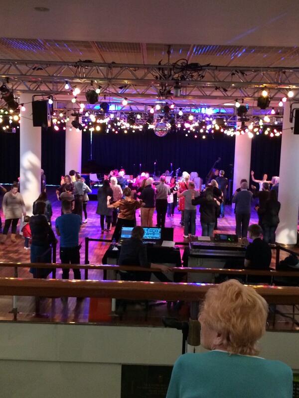 BallroomForums's tweet image. Nick Kelly, Star Dance, doing an amazing foxtrot lesson @southbank February Fling.  Free event!!