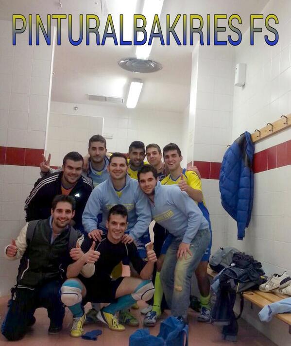 mr_abundacne_'s tweet photo. Victoria importantísima frente a #Casa Juanjo remontando un 4-0 de la primera parte @pinturalbkiries @Futormes http://t.co/T75RMmGycM