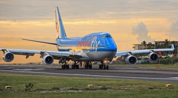planeporns's tweet photo. Corsairfly 747 http://t.co/Ww49YYN4qW