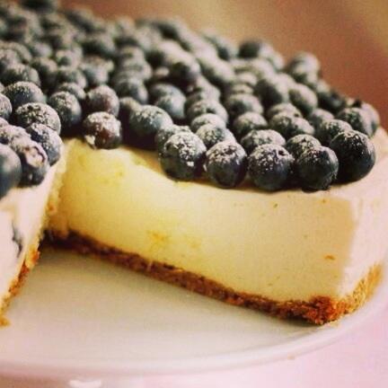 Nothing beats a sweet good night!! #stopstaringatme  #resistanceisfutile #iloveblueberrycheesecake #yummy