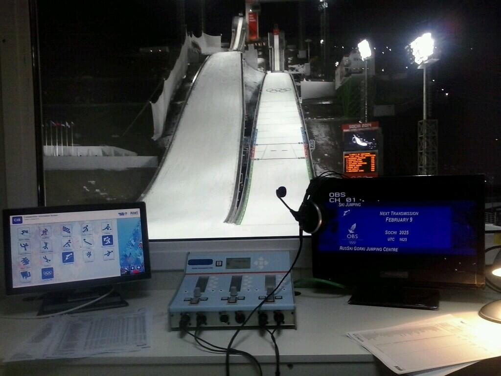 BgCyWMSIgAE0hBc.jpg:large