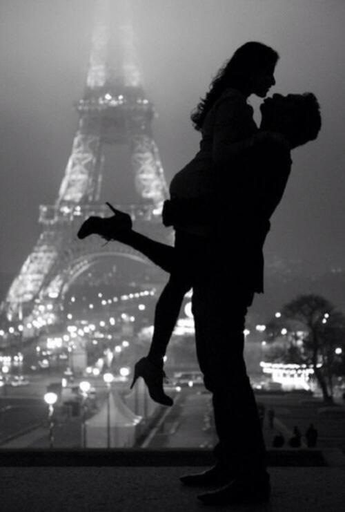 DeboConfesarQue's tweet photo. Siempre nos quedará París. http://t.co/z8ab2e8U6o