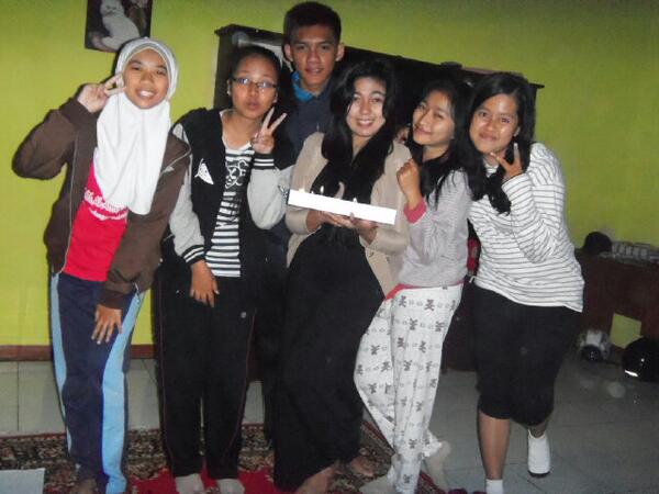 irmafebrii's tweet photo. Bersama tmn ppl :) http://t.co/rHGbQx9bkH