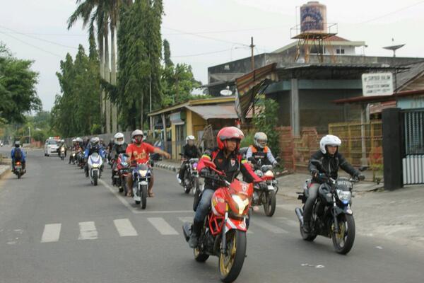 Momen Rolling City diikuti beberapa club motor dipulau bangka wlwpun ga semua ikut krena kesibukan masing