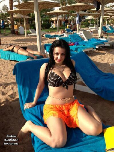 صورة الراقصة صافينار بالبكيني