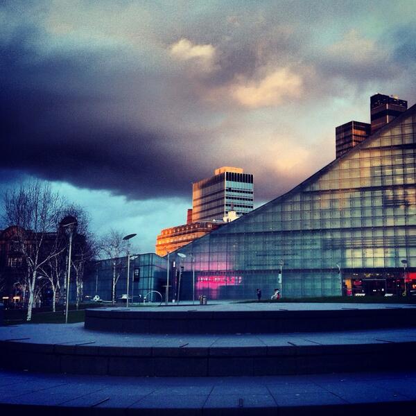 The joys of living in the city centre of Manchester ... Freezing cold Sunday stroll #Manchester #FootballMuseum ⚽️❄️