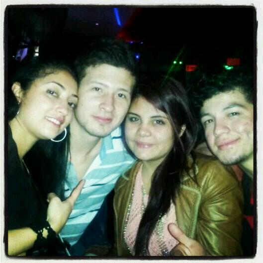 DanielaHolguiin's tweet photo. Buena noche http://t.co/m1EdWIZfsp
