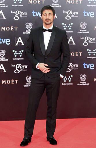 Cursopsshopper's tweet photo. Hugo Silva (@rastacai) apuesta para la gala de esta noche por un diseño de @vrl_pacovarela http://t.co/zU45wbXgo9