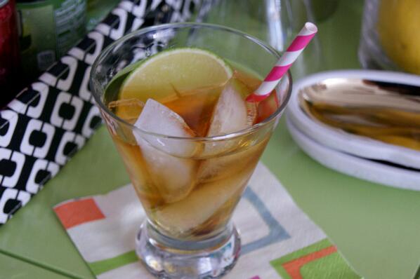 AliceBerginCam's tweet photo. #Cocktail time on http://t.co/fMUtbEn2X0 http://t.co/f6dQJHzzrw