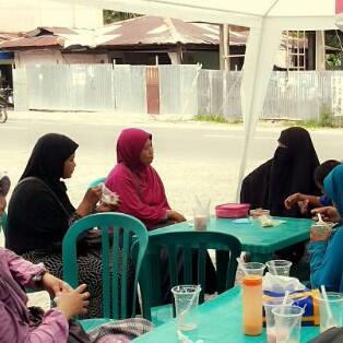 Closing dengan tokoh wanita salafy Mimika oleh Ibu Witri, Bendahara &amp; Caleg PKS <a href="/PKSejahtera/">DPP PKS</a> @PKSInTim <a href="/pkspiyungan/">pkspiyungan</a>