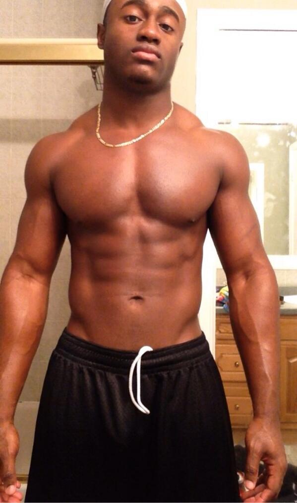 Mike__Ficano's tweet image. My nigga Mcburnie hittin his Ficano pose 😏 #musclesquad 💪 hit him up he's single 😉 #2036859987 @Tmaccc6