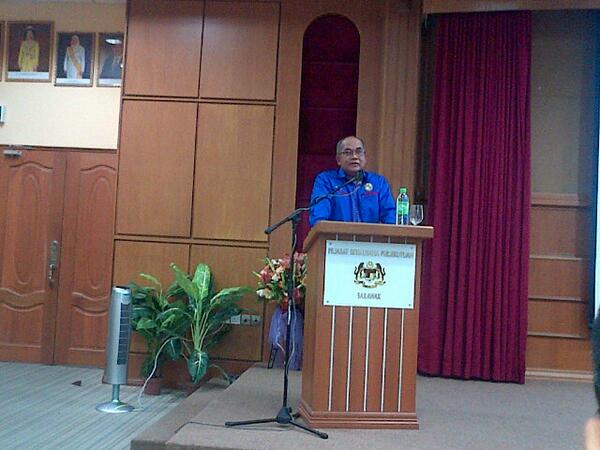 Rynn_p's tweet photo. Amanat KSU KDN kpd warga kerja KDN Sarawak di Bangunan Sultan Iskandar, Kuching Sarawak. http://t.co/CLIsgtx5cs