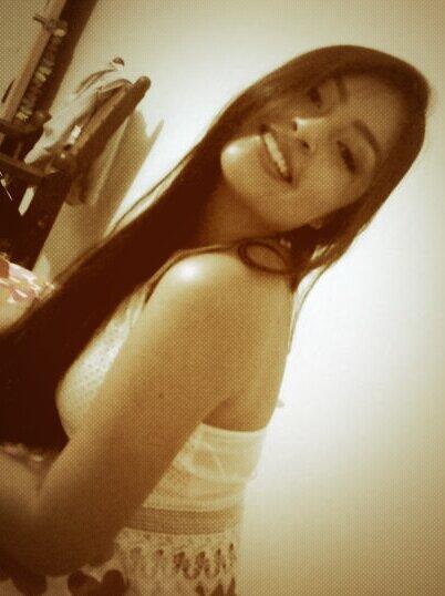 alejavendanom's tweet photo. La mejor curva de una mujer, es su sonrisa!! http://t.co/JXL00XhPtZ