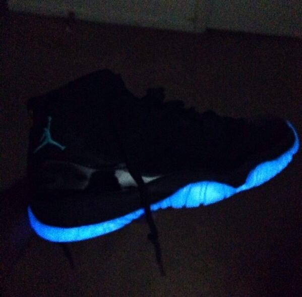 #LT they glow too.... 👀👀👀