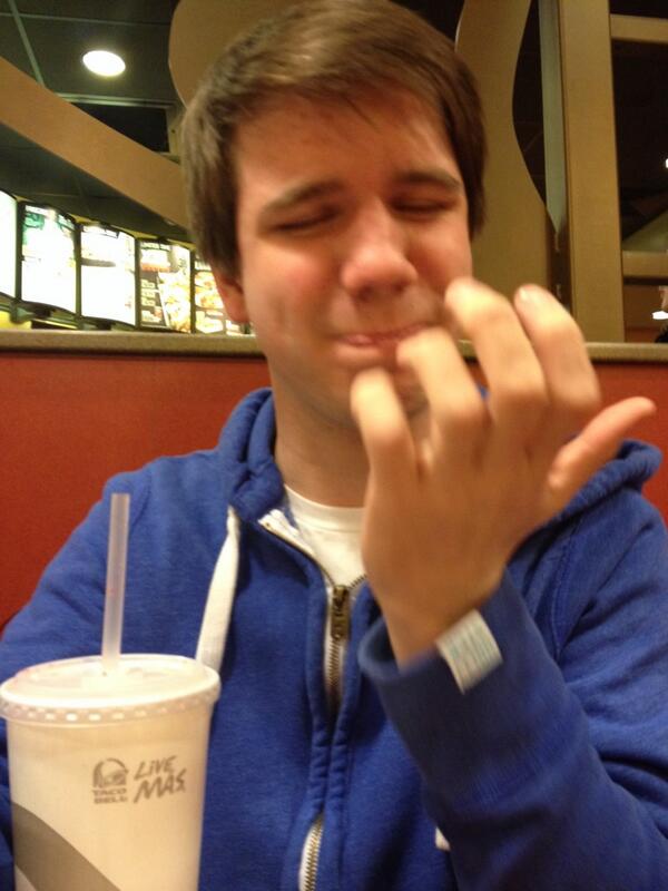 SPFinity's tweet photo. Gawd I love Taco Bell http://t.co/g1W0aMscVM