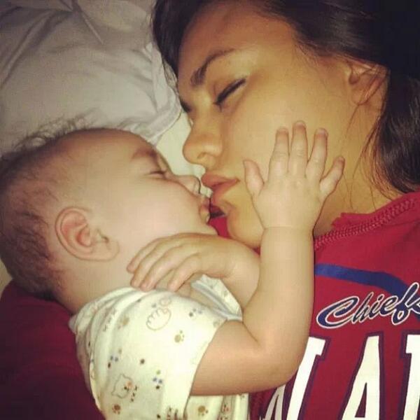 IStandefer's tweet image. #KissForPeace