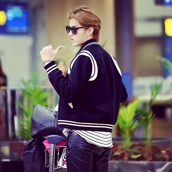 EXO's Kris traveling through Incheon/Guangzhou airport.