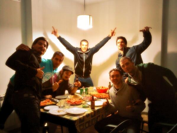 ferdecastro86's tweet photo. La gran cena @OlimpycMummy #orgullomummy #estamosatope #asacoooooooo http://t.co/tWATpykQXP