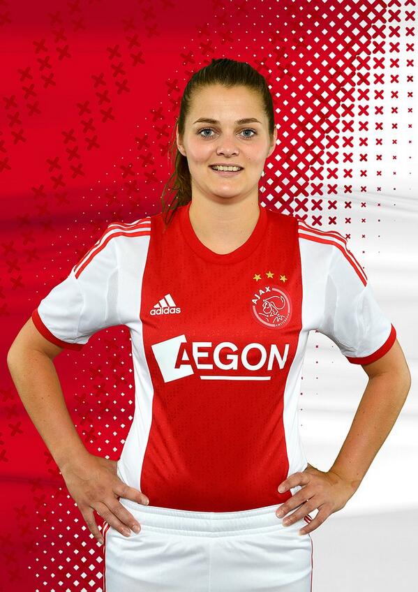 gemiddelde cruise kalf AFC Ajax on Twitter: "Happy birthday Eshly Bakker (@freshly_). De  aanvalster van de #Ajax Vrouwen is vandaag 21 geworden!  http://t.co/Gj7VXuIHfE" / Twitter