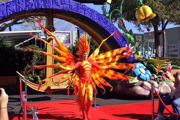 [Magic Kingdom] Disney Festival of Fantasy Parade (09 mars 2014) - Page 4 BgH2zvMIAAAca1O