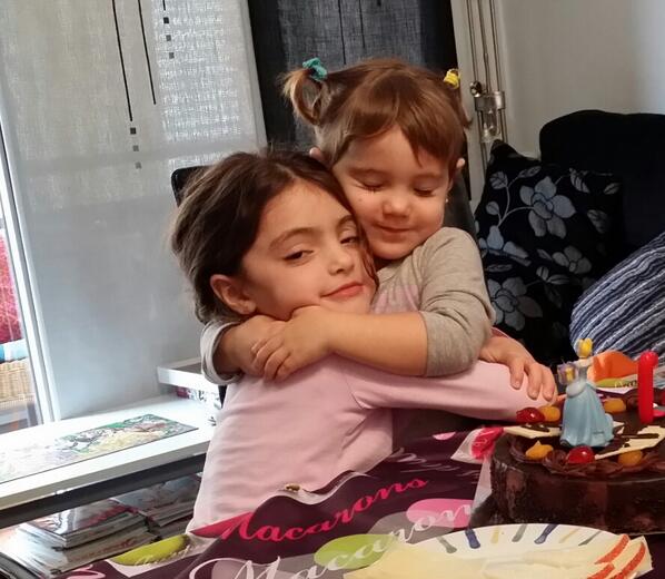 Es mucho más buena que los ángeles. "<a href="/MyriamMariscal/">Myriam Mariscal</a>: Hace 7 años me cayo un angel del cielo <a href="/VazquezMAngel/">Miguel Angel Vázquez</a>"