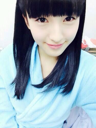 akb481717's tweet photo. こんばんめるるん♪

撮影終了ー♡
新曲の事をアピールしてきましたよ♡
今日の撮影も楽しかったです♪

お腹ペコペコだったのでさっきおうどん食べました♡

レコーディングも終わったー(งˆヮˆ)ง
帰ろうっ(^^)/
めるルンルン♪ http://t.co/6MRgZYwcCX