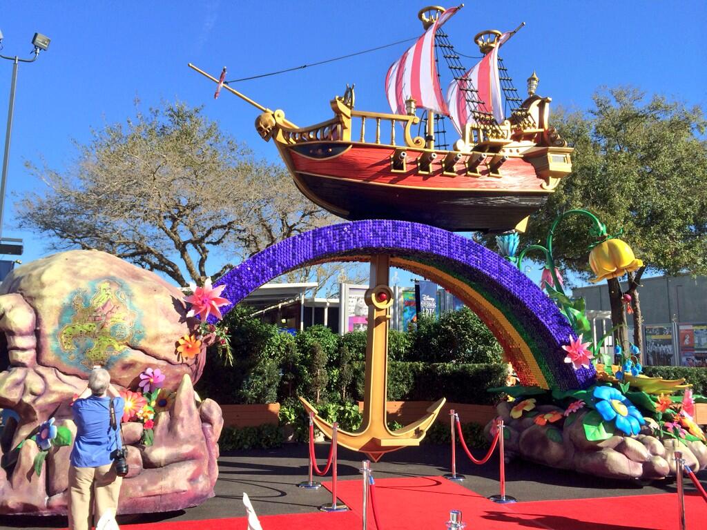 [Magic Kingdom] Disney Festival of Fantasy Parade (09 mars 2014) - Page 4 BgHsh4nIQAAW435