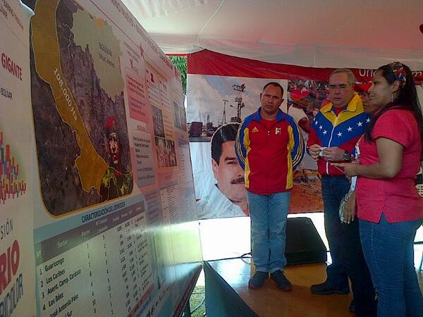 InviobrasGS's tweet photo. Activados corredores en #barrionuevobarriotricolor #EstadoBolivar @hherrerajimemez @inviobras @HectorHJimenez http://t.co/Zxm2lu2hZI