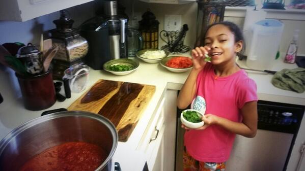 GarzaRani's tweet photo. Because we're Italian and we love spaghetti lol♥♥ http://t.co/WhQDGgGqsJ