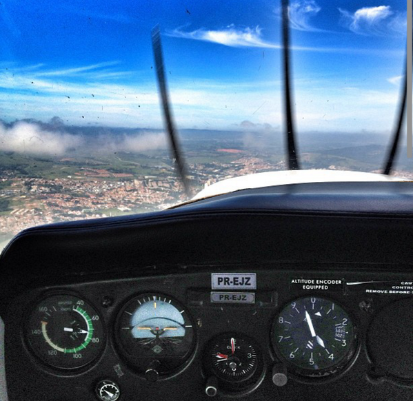 ChristianRodguz's tweet photo. Cessna 172 http://t.co/ngos5Oinx5