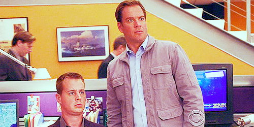 alwaysNCIS's tweet photo. Hahaha, I love you guys! @M_Weatherly @SeanHMurray http://t.co/JrGgGSgdE1